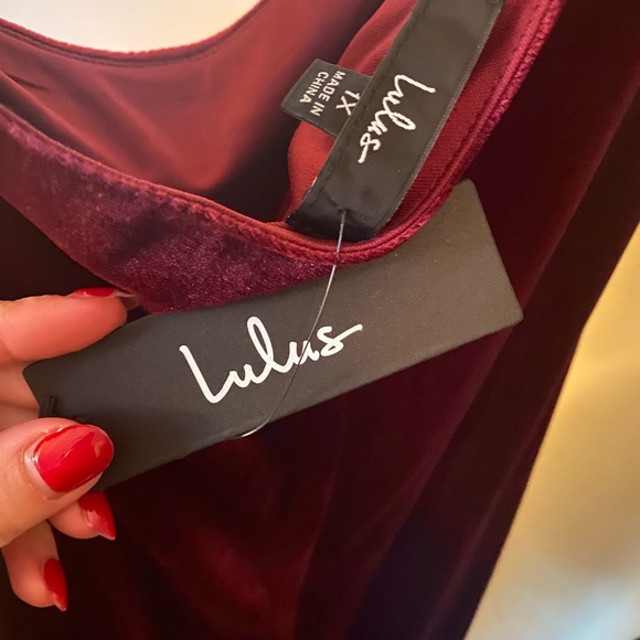 NWT | Glamorous Romance Burgundy Velvet One-Shoulder Maxi Dress - Picture 6 of 6